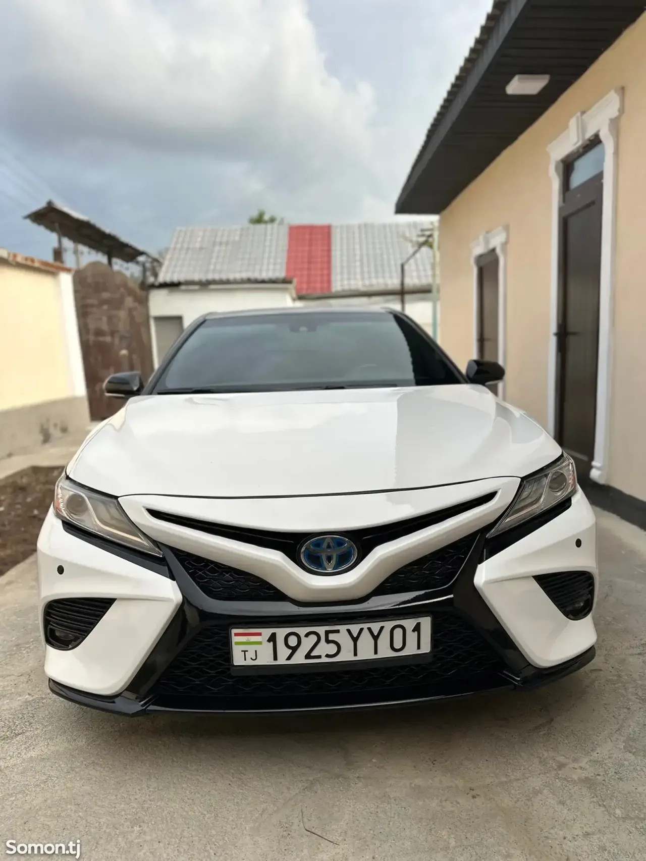 Toyota Camry 2019 · 2.5 AT