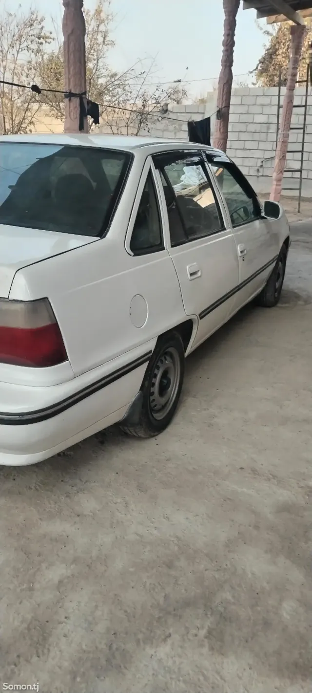 Daewoo Nexia 1995 · 1.6 MT