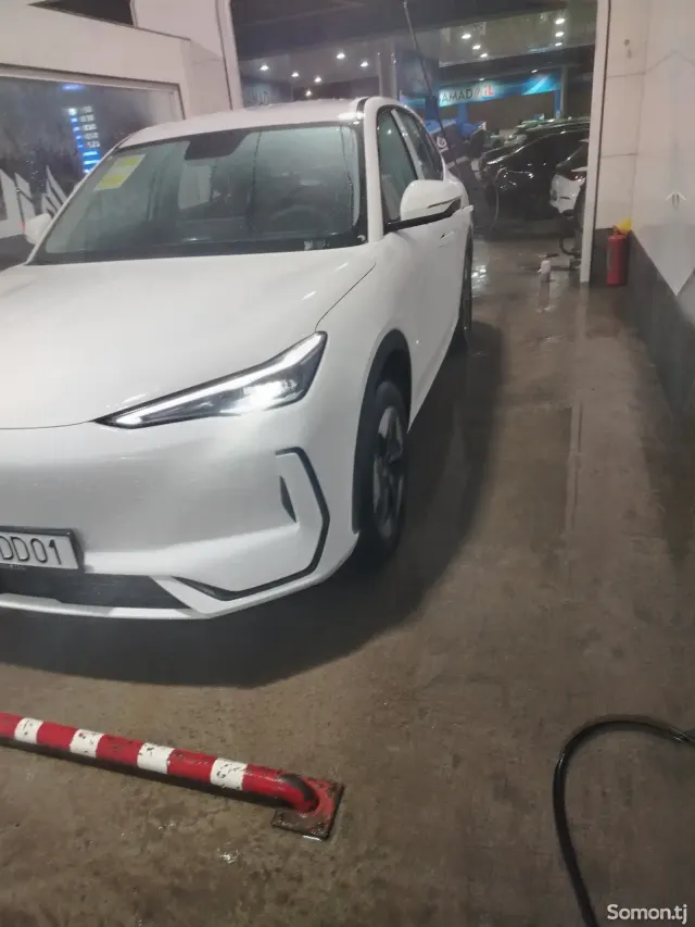 Geely Galaxy E5 2025 · AT