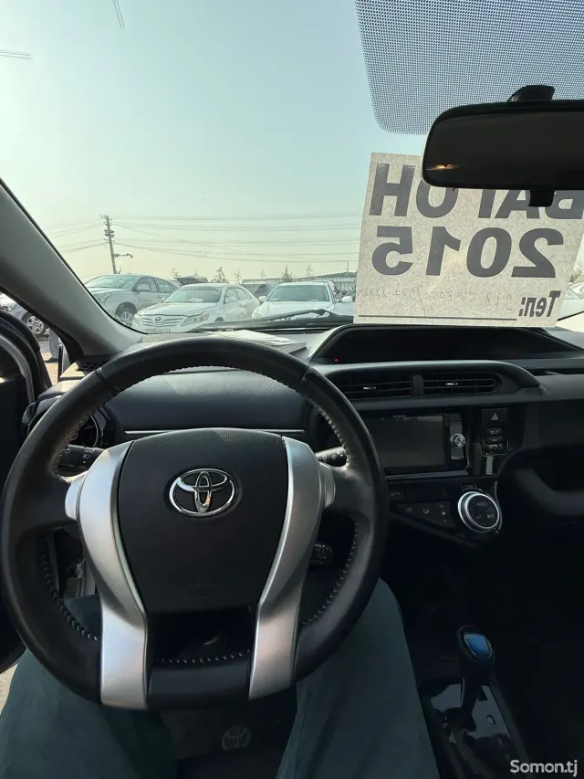 Toyota Aqua 2015 · 1.5 AT