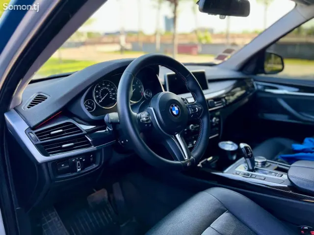 BMW X5 2016 · 3.0 AT