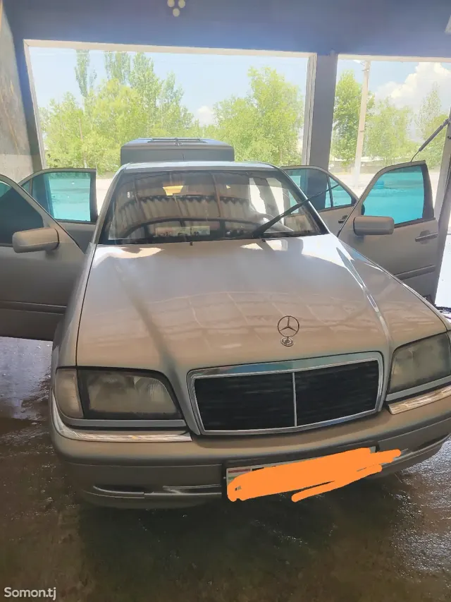 Mercedes-Benz C class 1999 · 3.2 MT