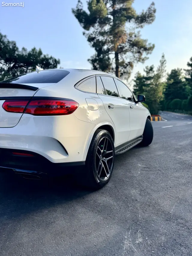 Mercedes-Benz GLE class 2017 · 3.0 AT