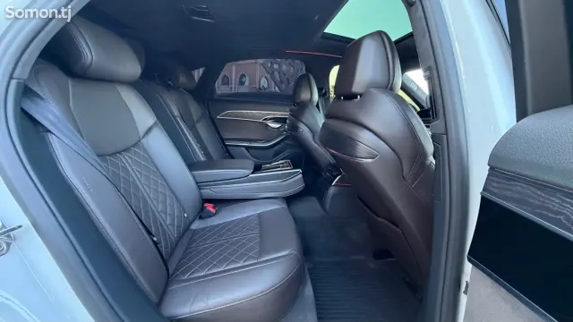 Audi A8 2021 · 4.0 AT