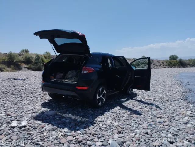 Hyundai Tucson 2016 · 1.6 AT