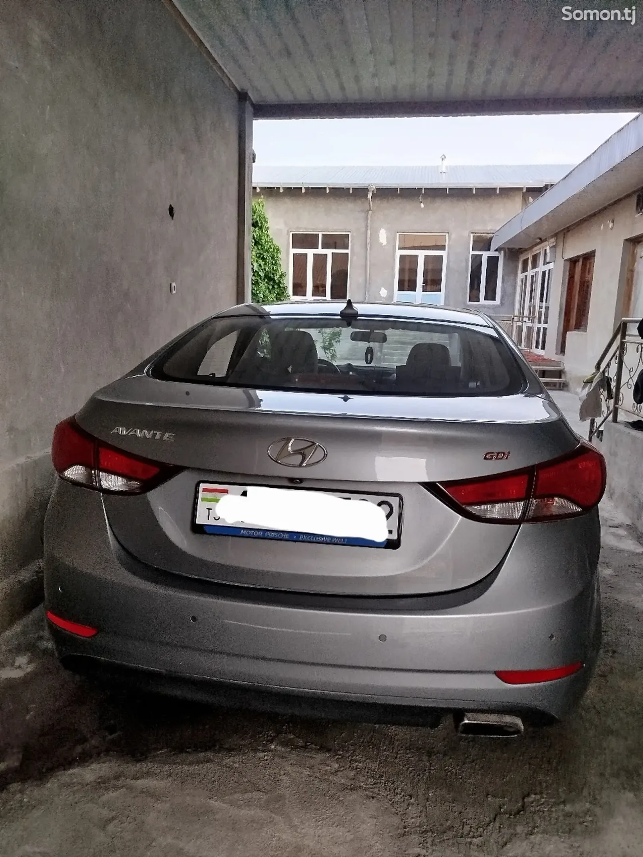Hyundai Avante 2014 · 1.6 AT