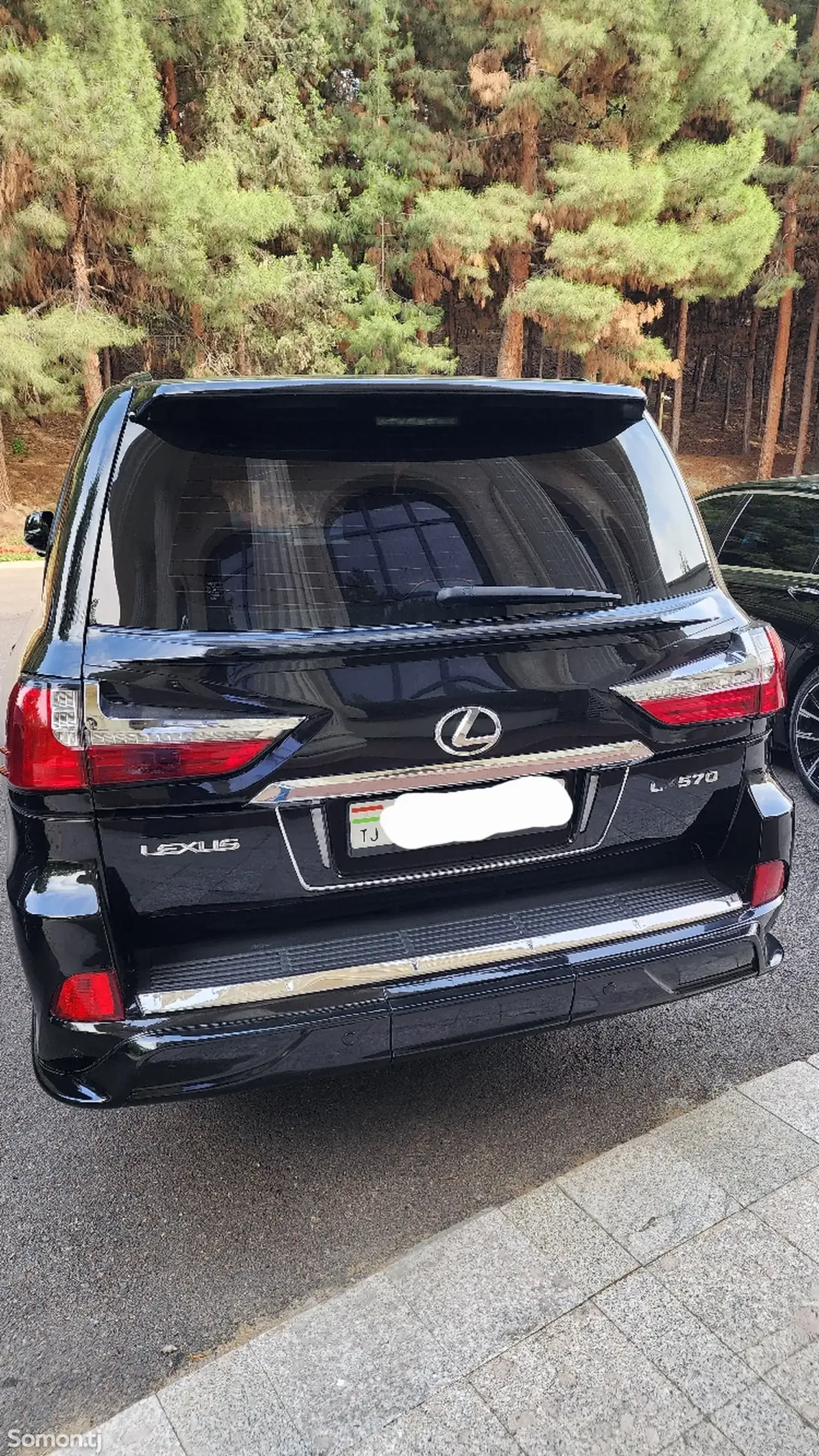 Lexus LX series 2009 · 5.7 AT