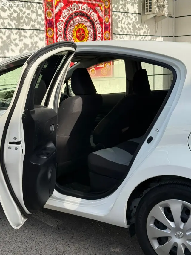 Toyota Aqua 2014 · 1.5 AT