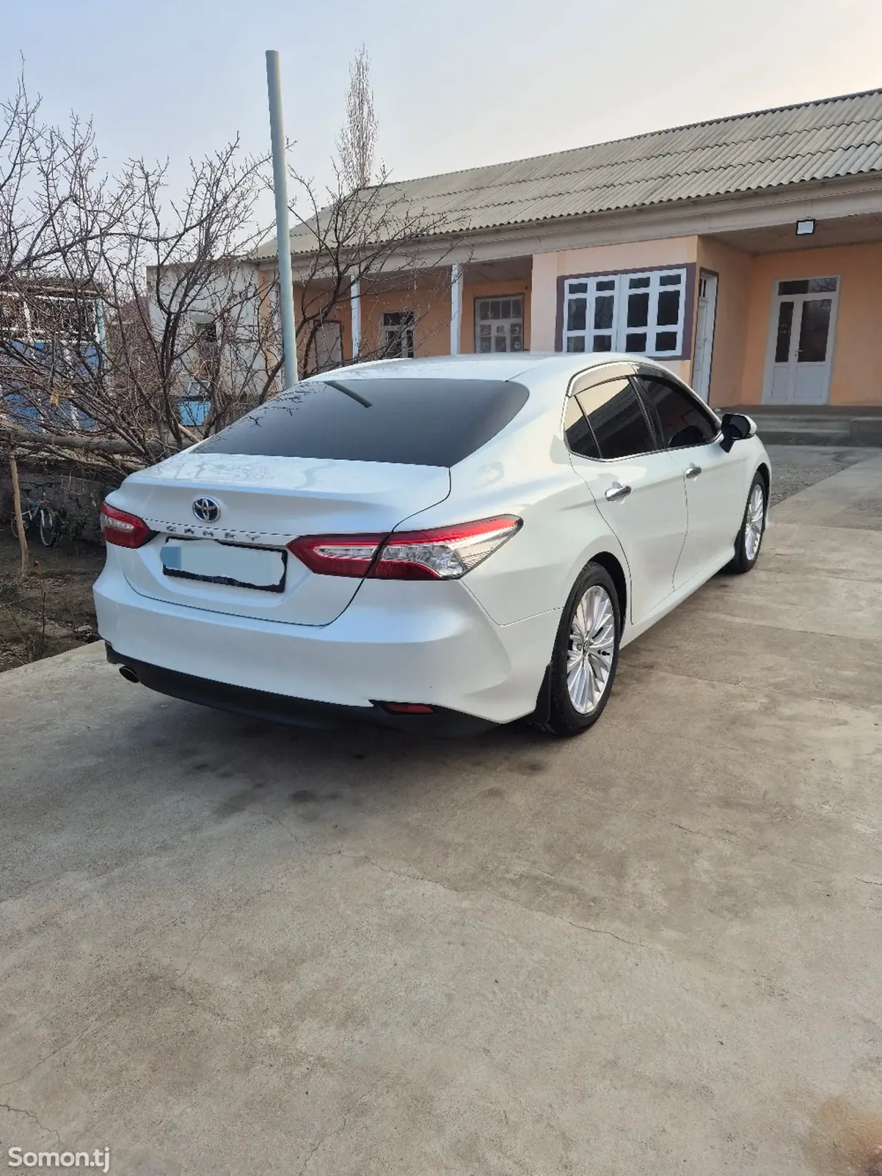 Toyota Camry 2018 · 2.5 AT
