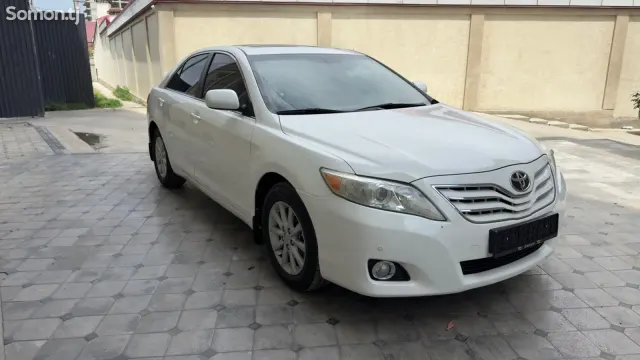 Toyota Camry 2011 · 2.5 AT