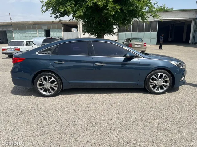 Hyundai Sonata 2015 · 2.0 AT