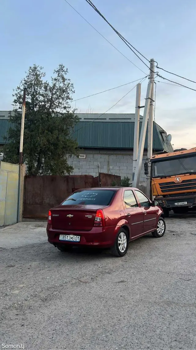 Renault Logan 2011 · 1.4 MT
