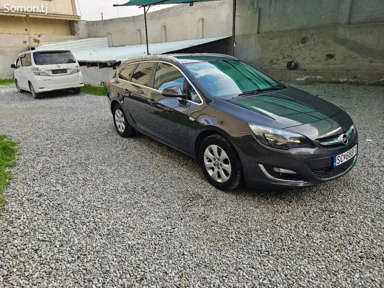 Opel Astra J 2015 · 1.6 MT