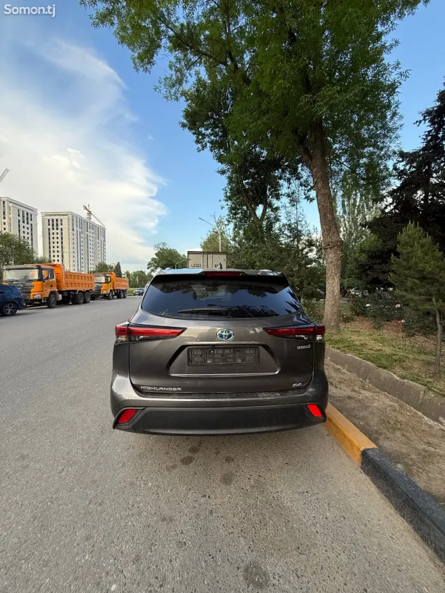 Toyota Highlander 2023 · 2.5 AT