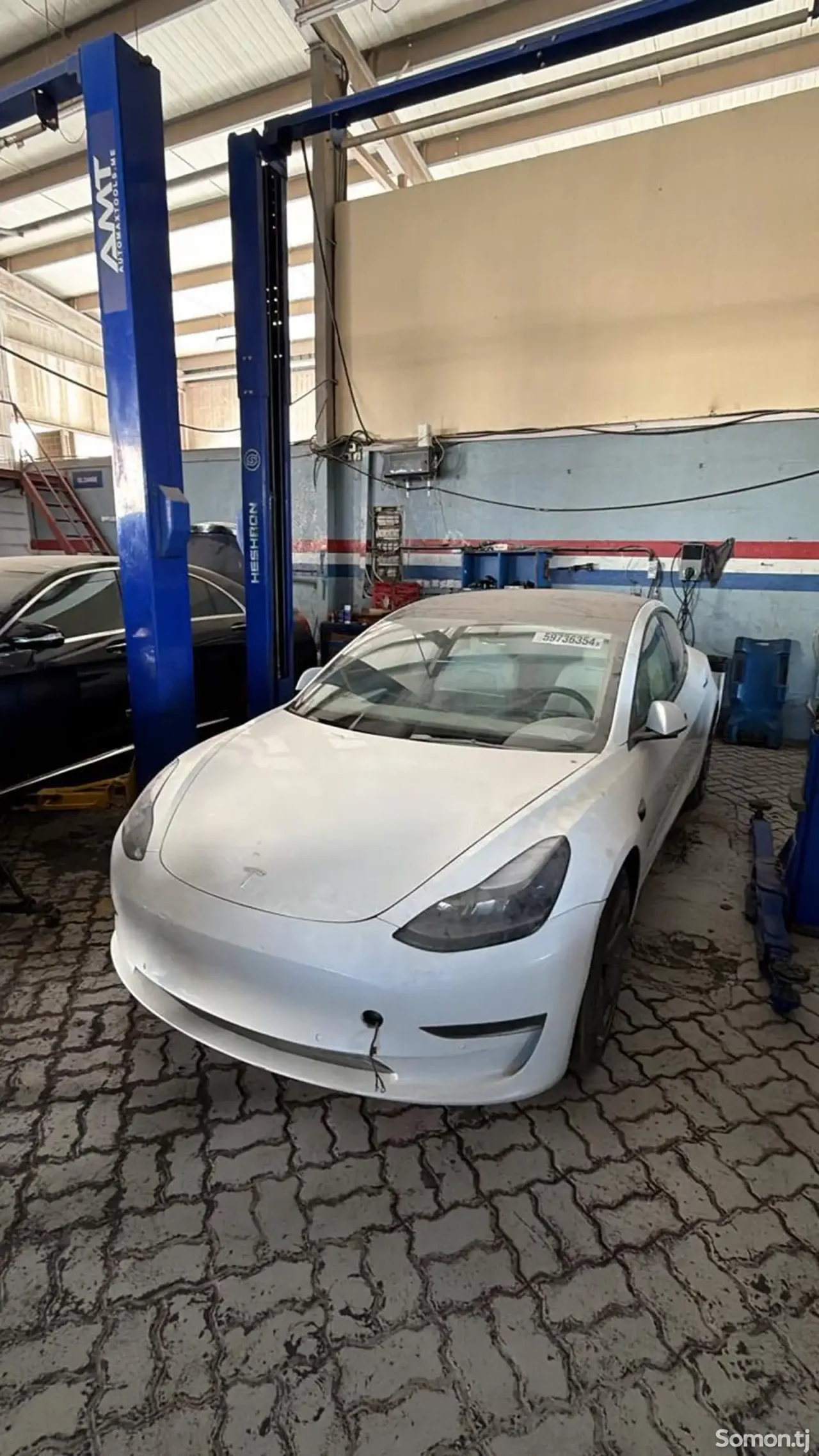 Tesla Model 3 2022 · AT