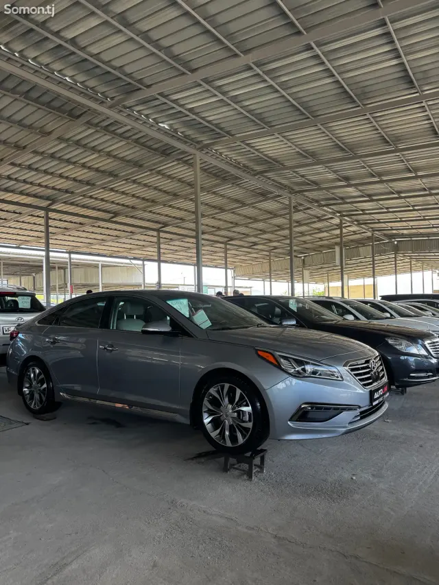 Hyundai Sonata 2015 · 2.4 AT