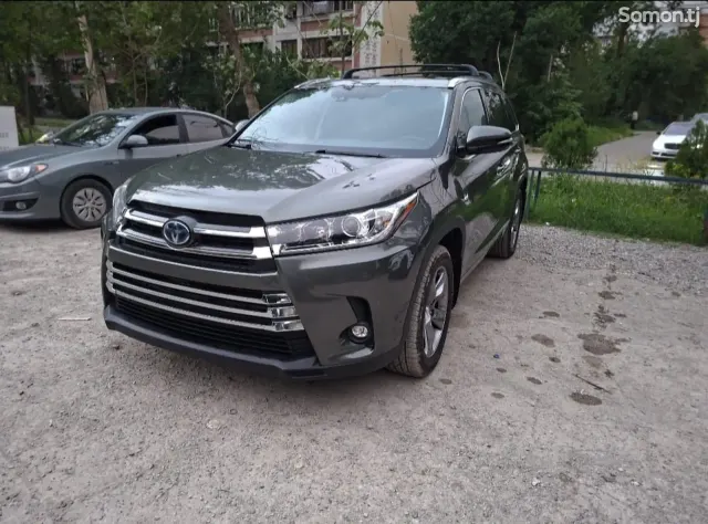 Toyota Highlander 2016 · 3.5 AT