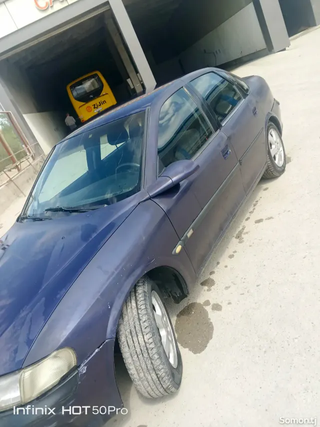 Opel Vectra B 1997 · 1.6 MT