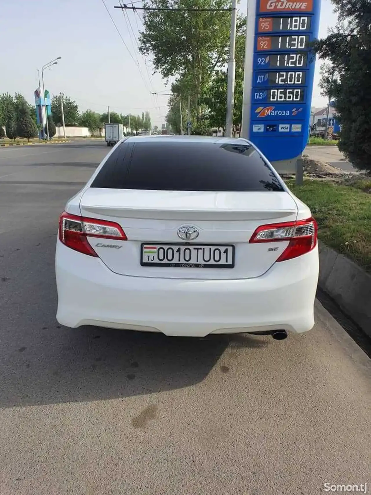 Toyota Camry 2013 · 2.5 AT