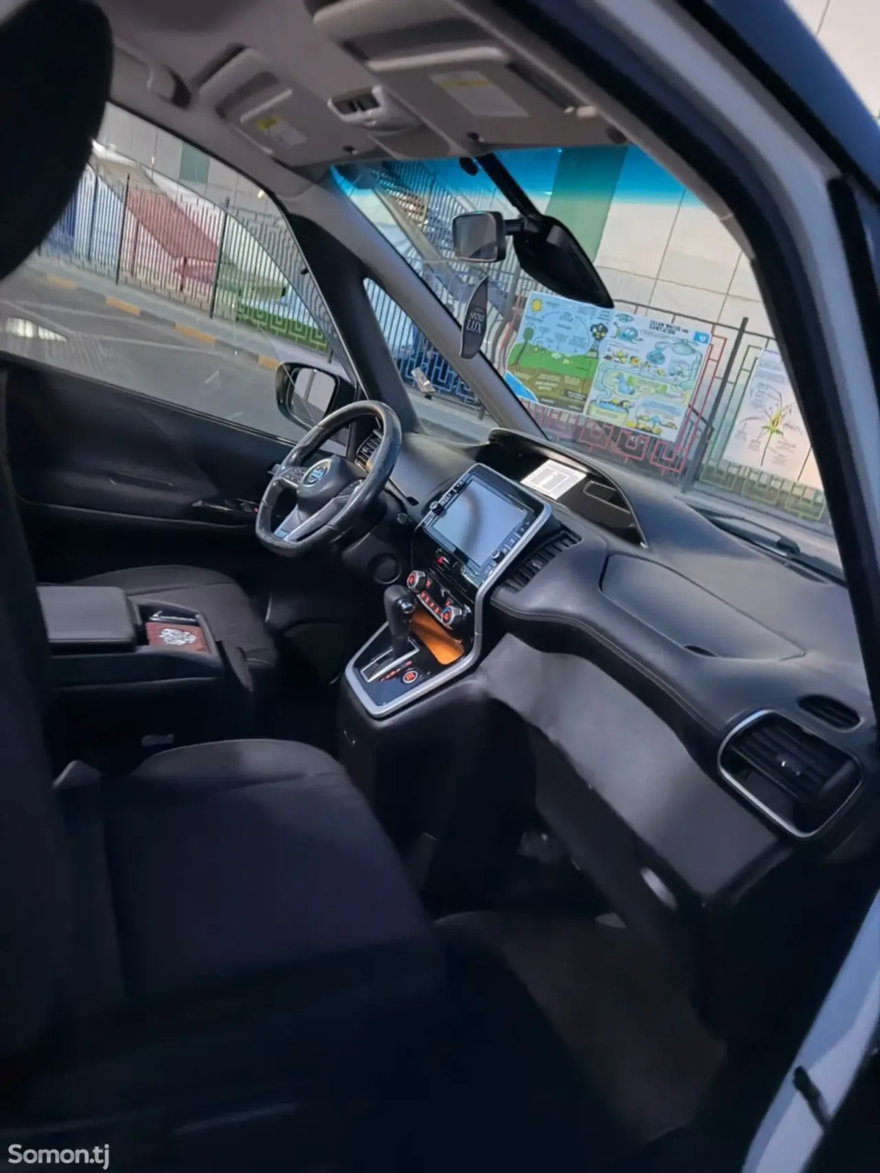 Nissan Serena 2016 · 2.0 AT