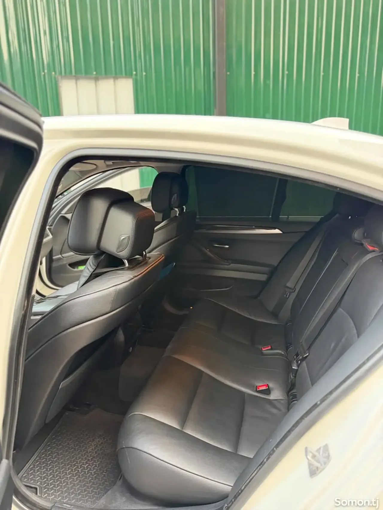 BMW 5 series 2014 · 2.0 AT