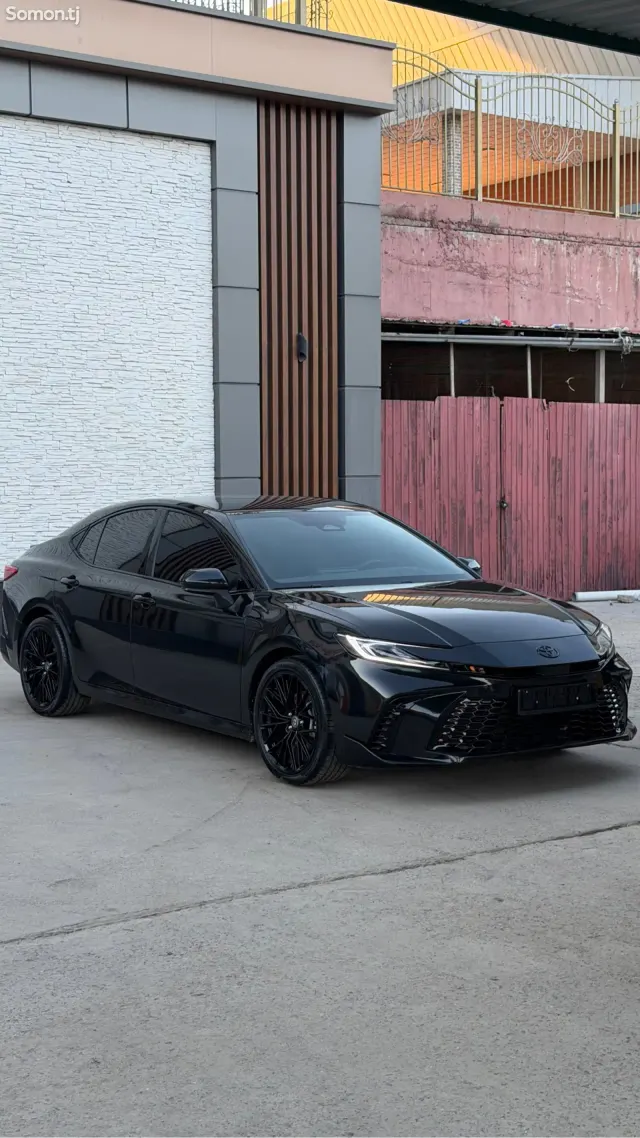 Toyota Camry 2025 · 2.0 AT