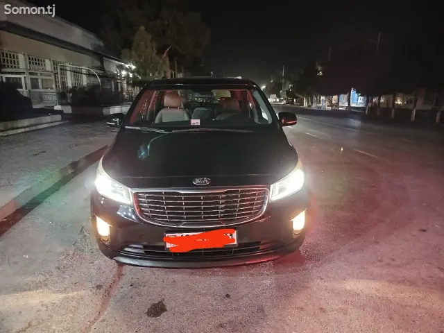 Kia Carnival 2015 · 2.0 AT