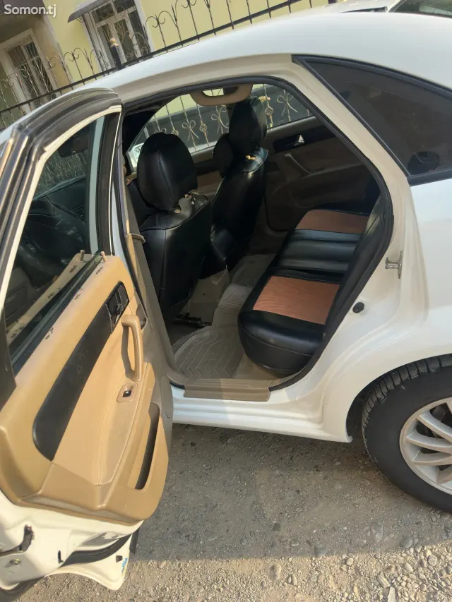 Daewoo Lacetti 2004 · 1.8 AT