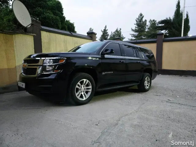 Chevrolet Suburban 2016 · 5.3 AT