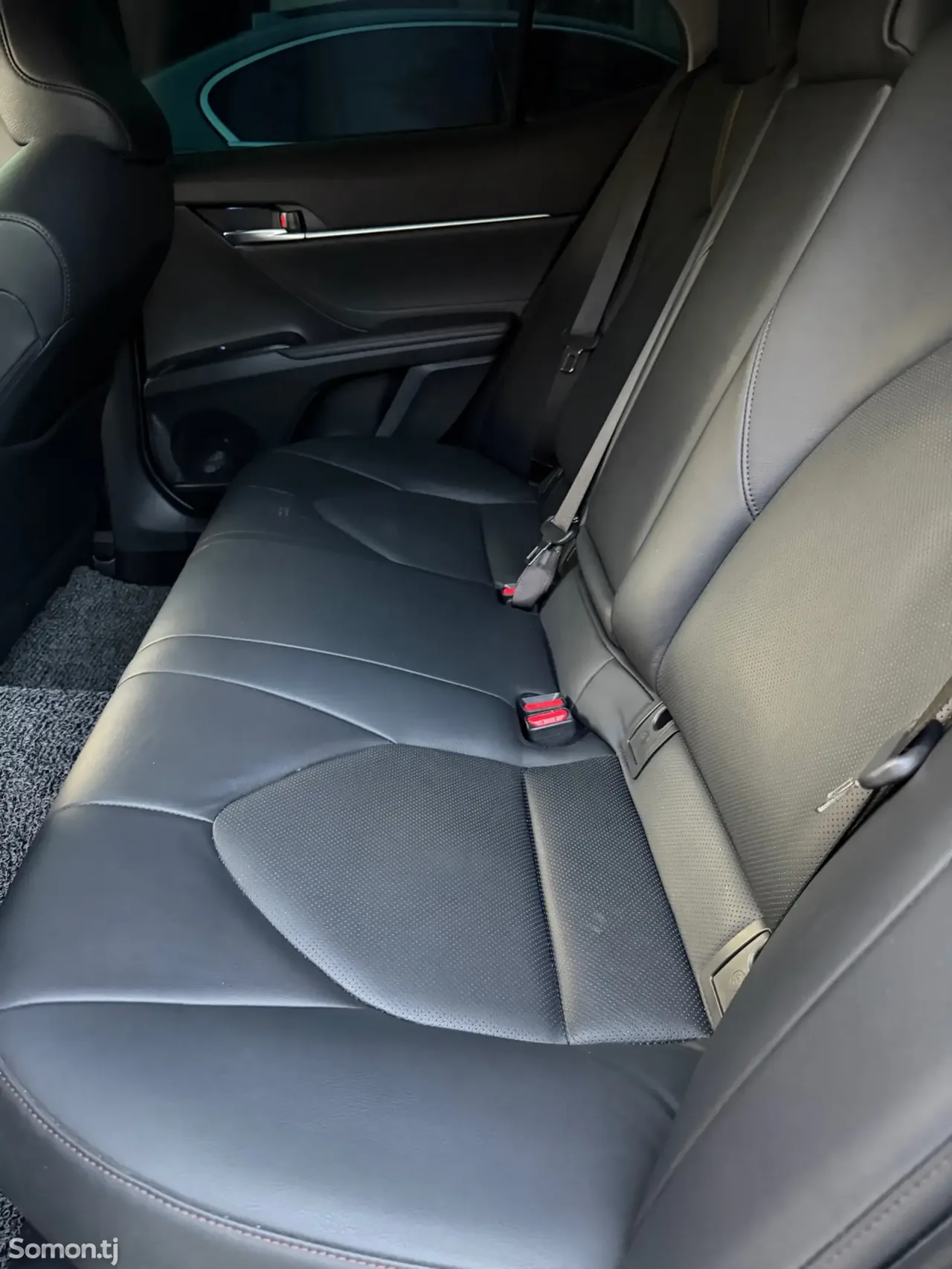 Toyota Camry 2018 · 2.5 AT