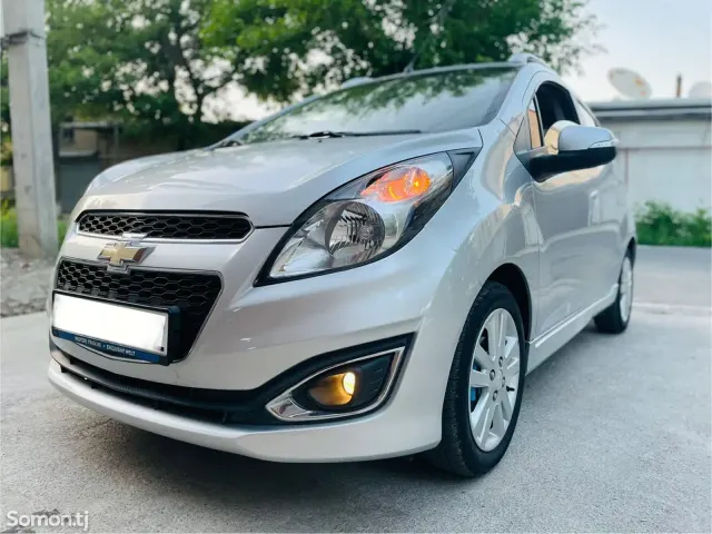 Chevrolet Spark 2014 · 1.1 AT