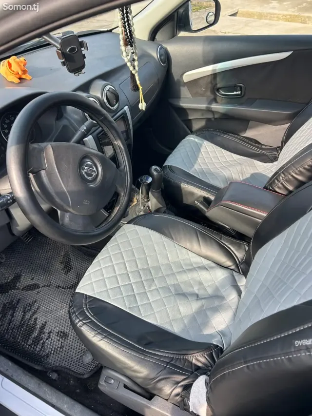 Nissan Almera 2014 · 1.6 MT