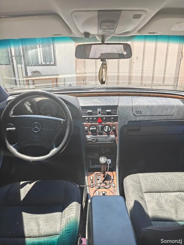 Mercedes-Benz C class 1999 · 2.4 AT