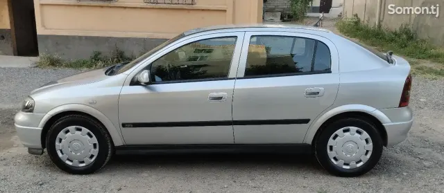 Opel Astra G 1998 · 1.6 MT
