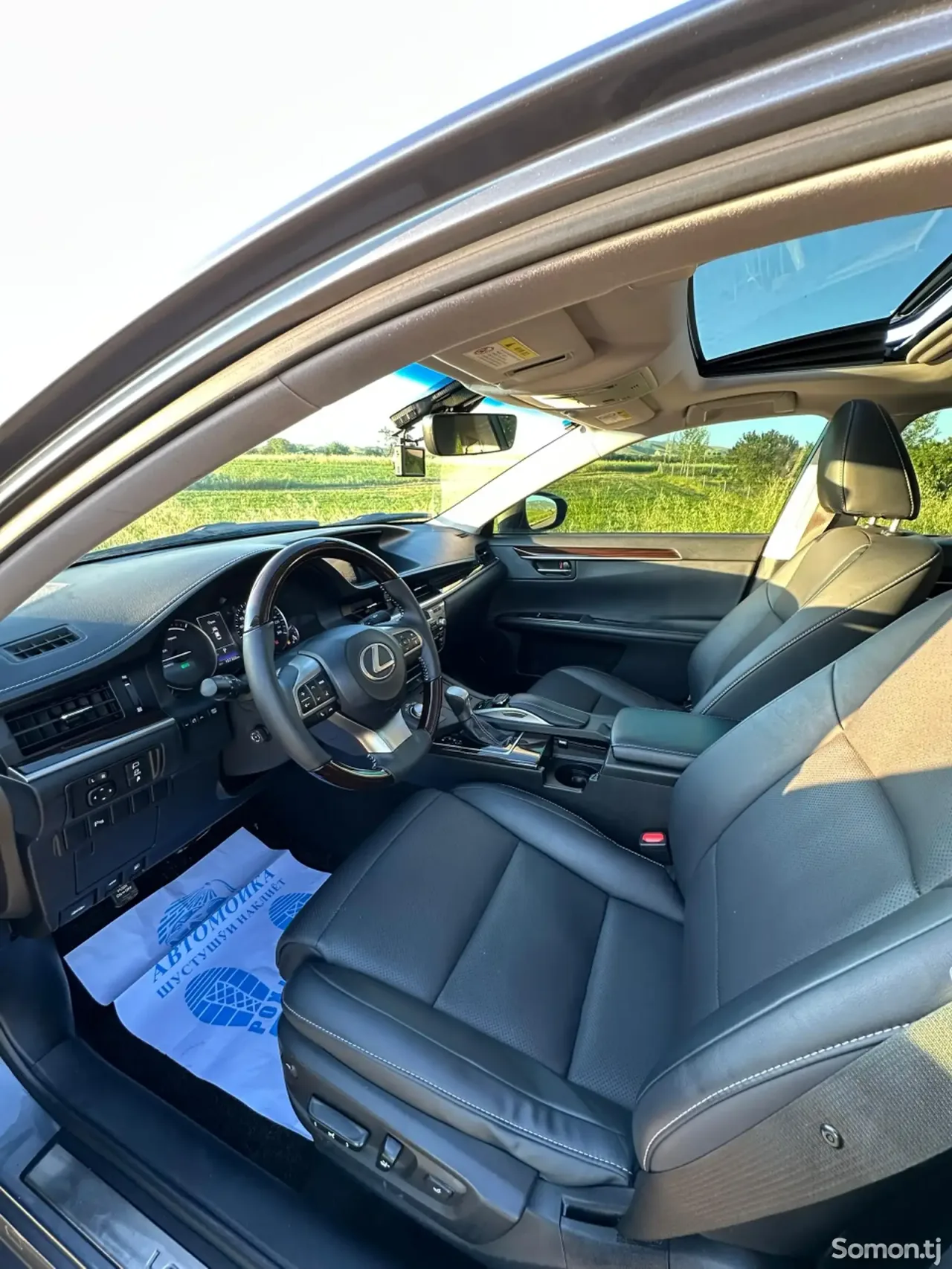 Lexus ES series 2016 · 2.5 AT
