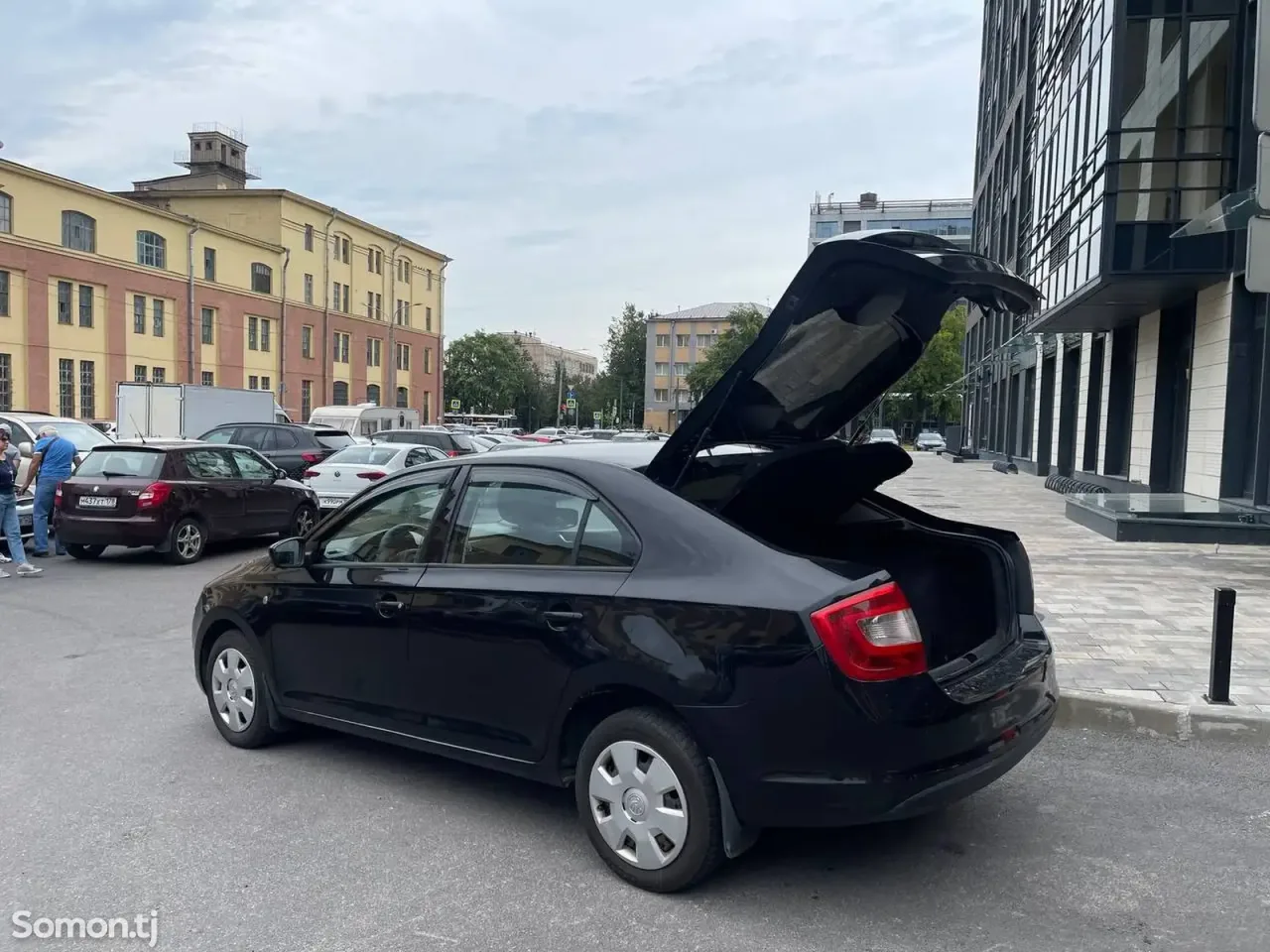 Skoda Rapid 2015 · 1.6 MT