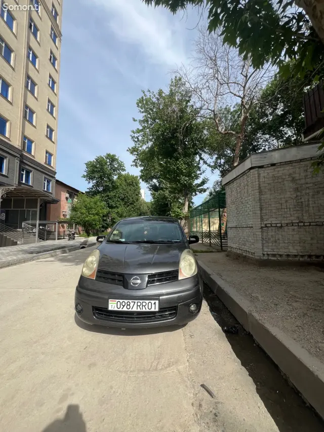 Nissan Note 2009 · 1.6 AT