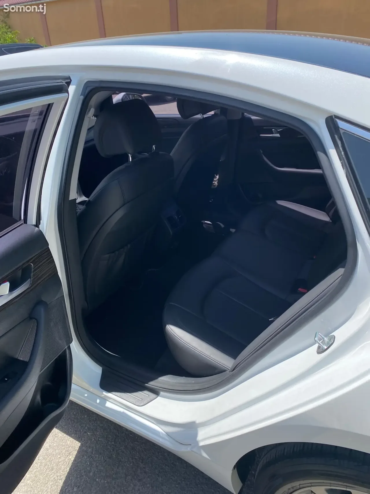 Hyundai Sonata 2015 · 2.0 AT