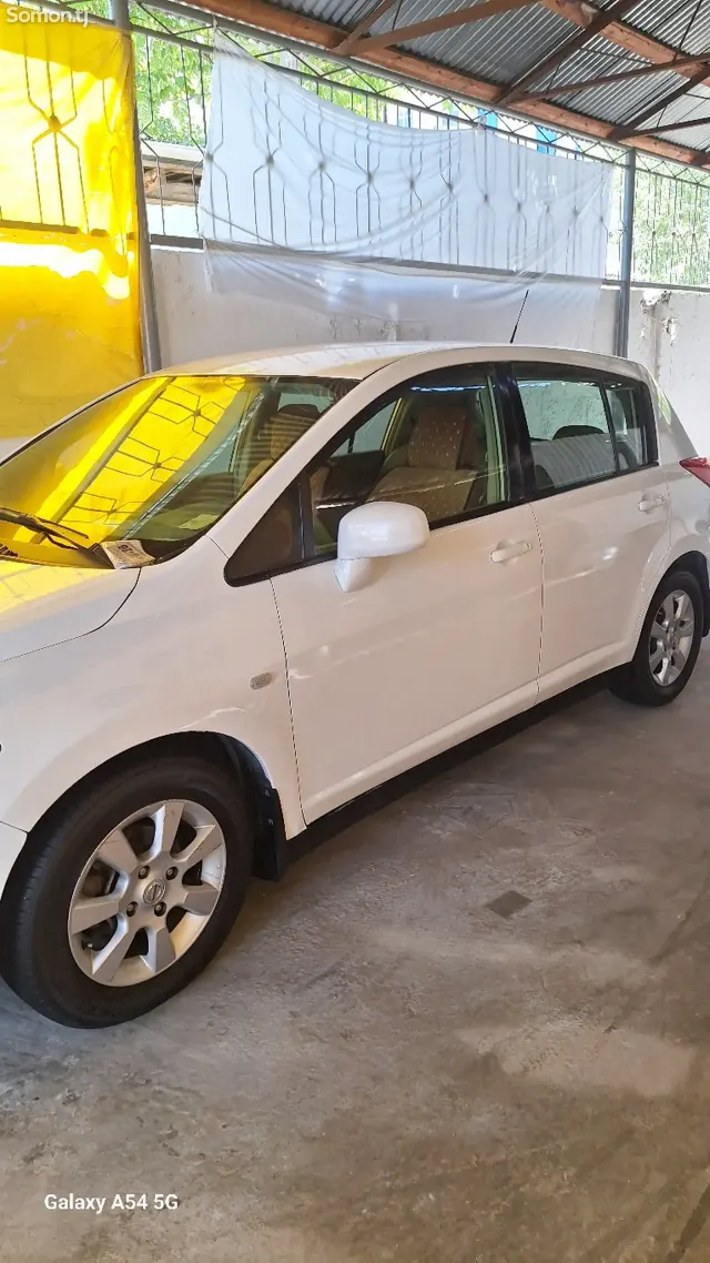 Nissan Tiida 2005 · 1.6 AT