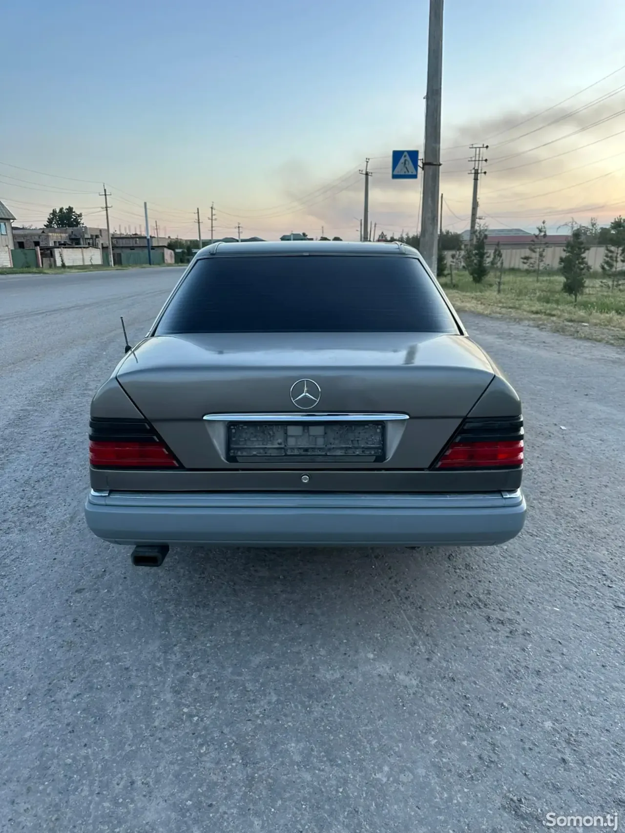 Mercedes-Benz W124 1995 · 2.0 MT