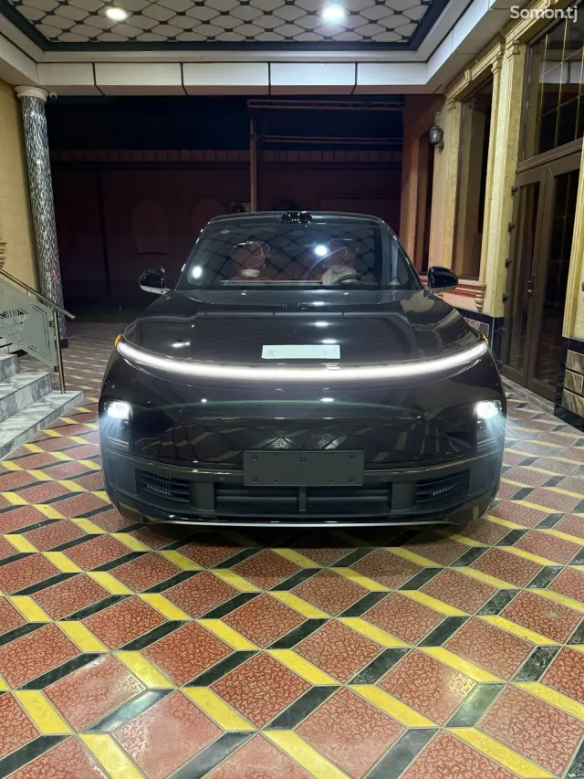 Li Auto (Lixiang) L9 2025 · 1.5 AT