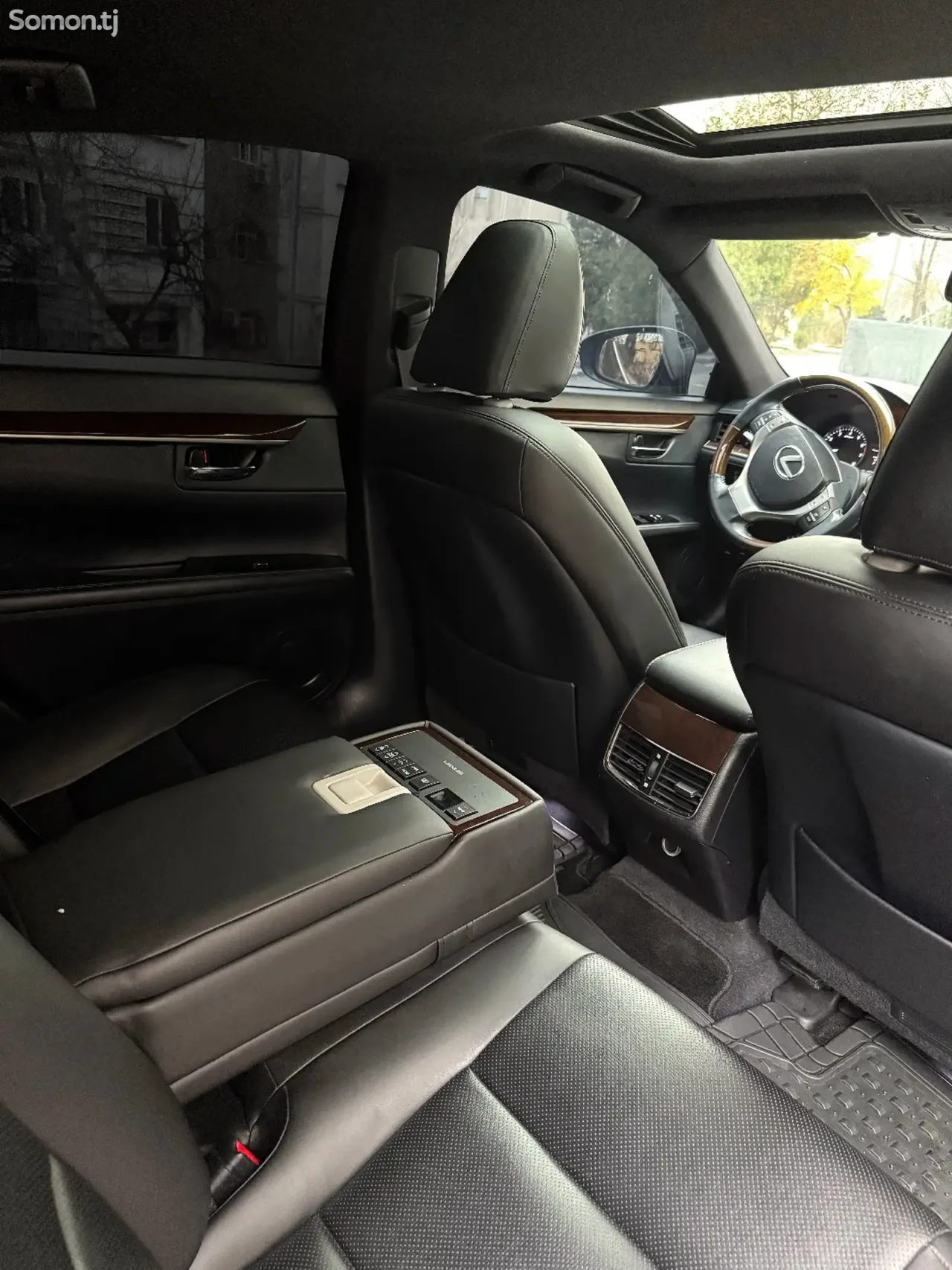Lexus ES series 2014 · 2.5 AT