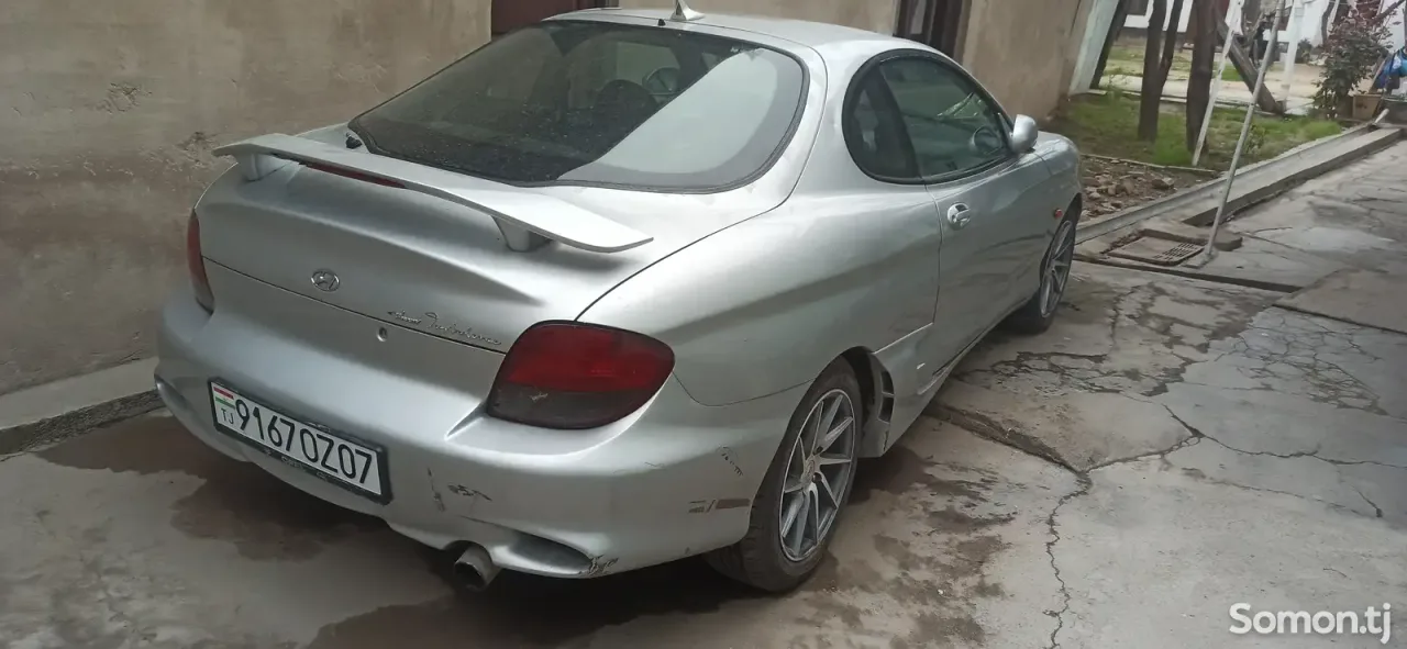 Hyundai Tiburon 2001 · 2.0 MT