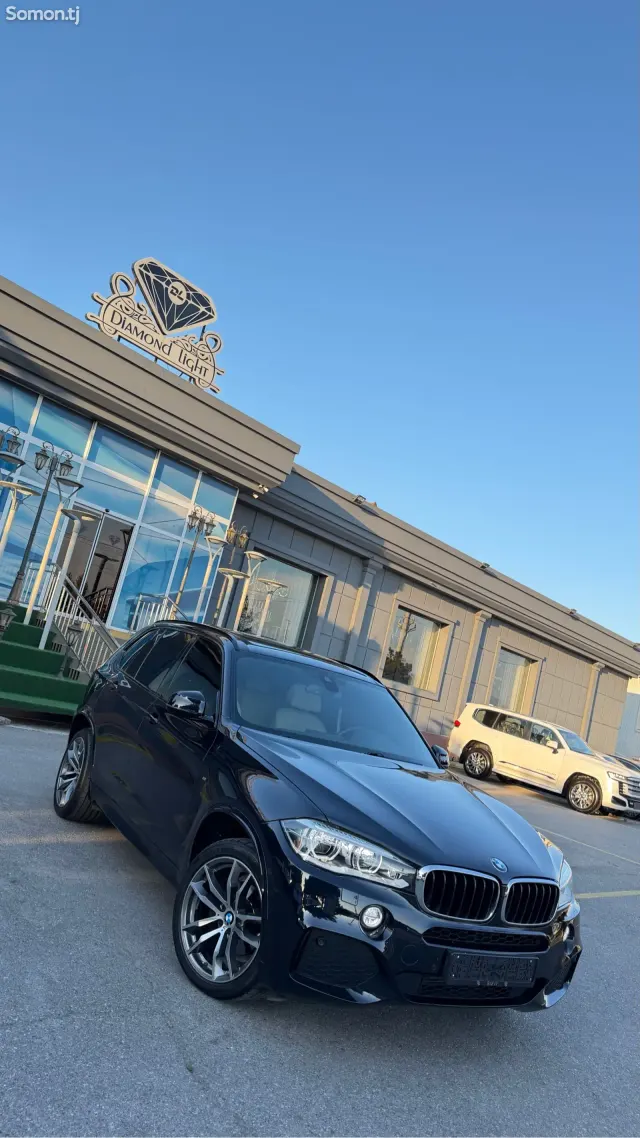 BMW X5 2016 · 3.0 AT