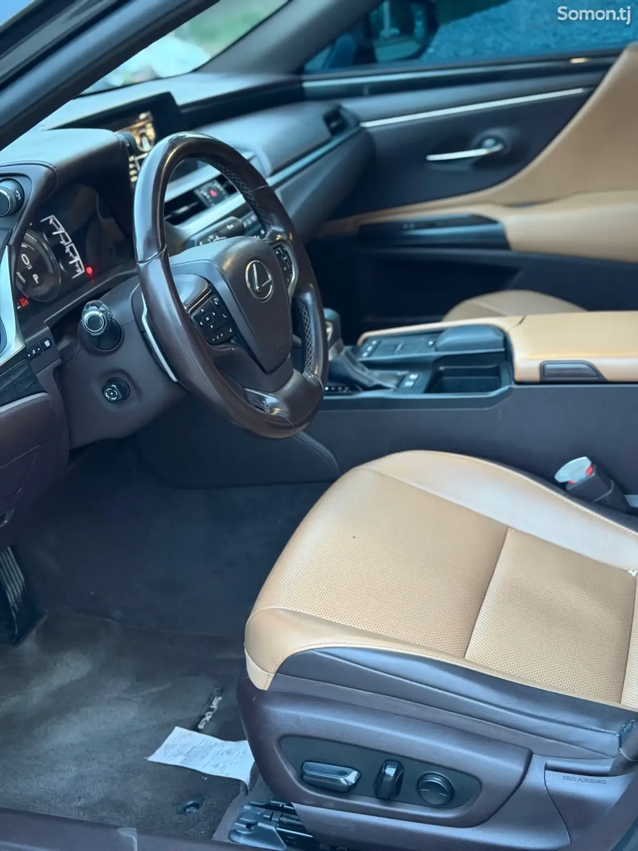 Lexus ES series 2020 · 2.5 AT
