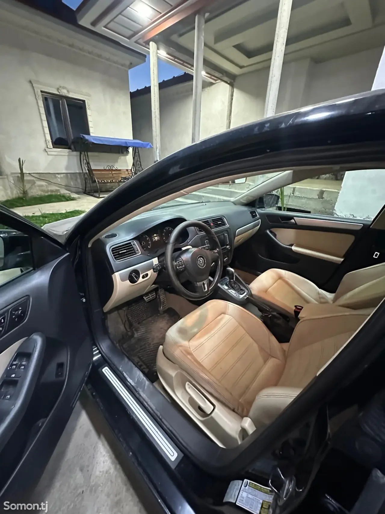 Volkswagen Jetta 2012 · 2.0 AT