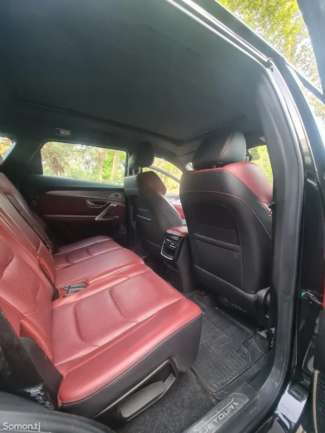 Jetour X70 Plus 2024 · 1.6 AT