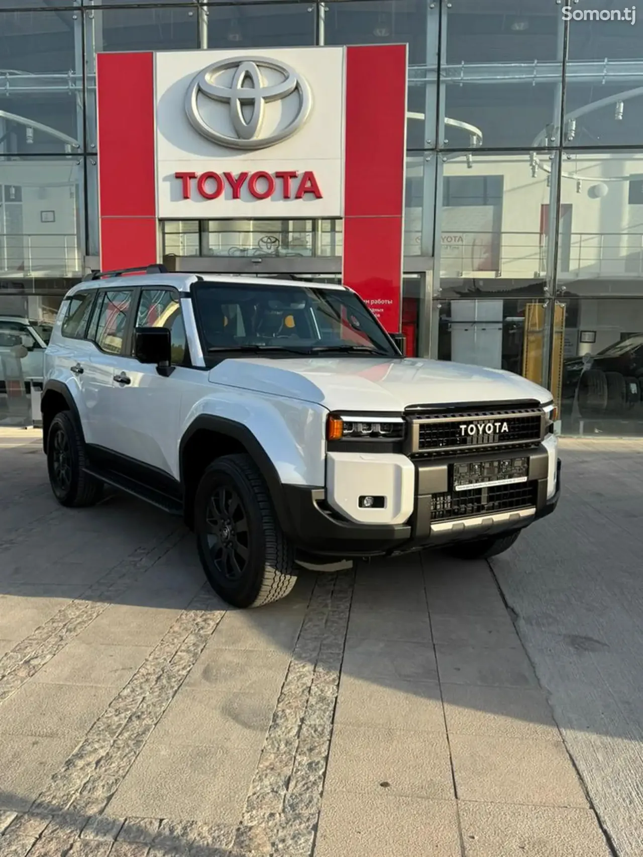 Toyota Land Cruiser Prado 2025 · 2.4 AT