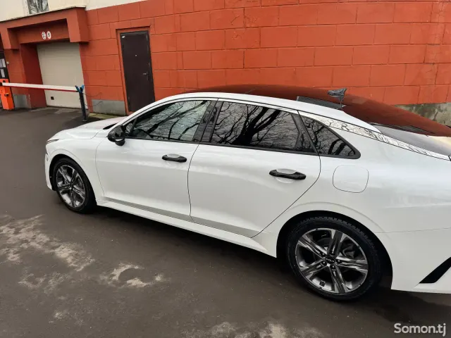 Kia K5 2022 · 1.6 AT