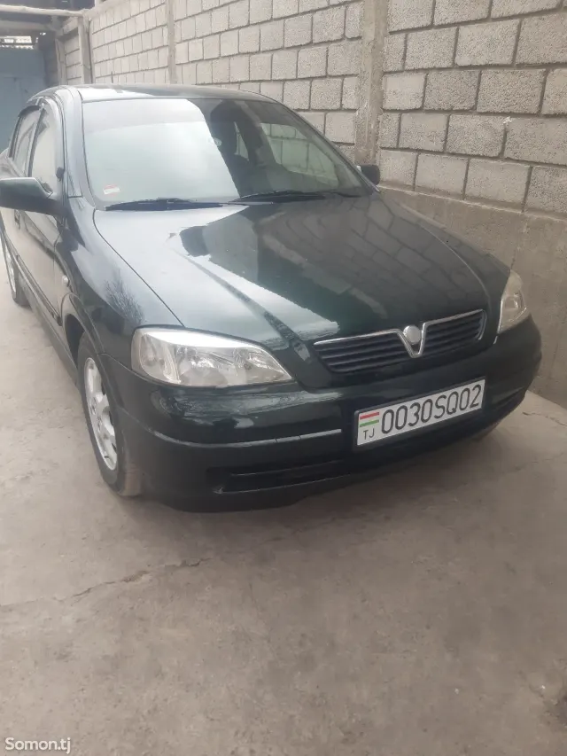 Opel Astra G 1999 · 1.6 MT